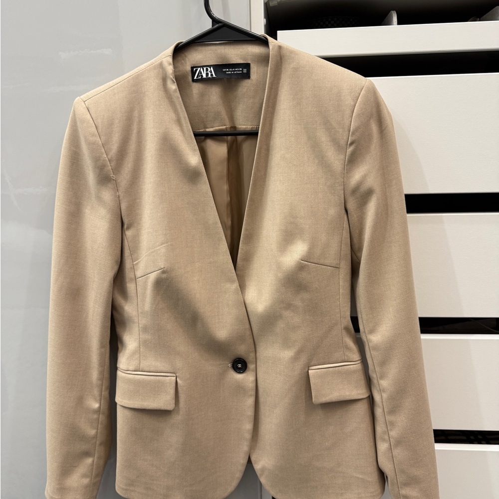 Zara Women's Tan Blazer